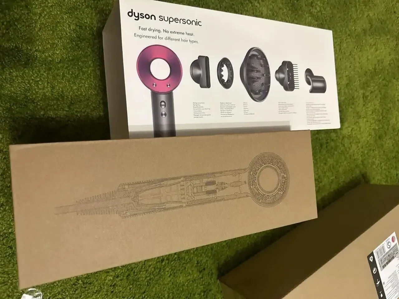 Кто выбирает фен Dyson